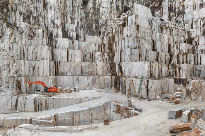 1@2x Carrara Marble Quarries, Cava di Canalgrande #2, Carrara, Italy 2016
photo © Edward Burtynsky, courtesy Admira Photography, Milan / Nicholas Metivier Gallery, Toronto